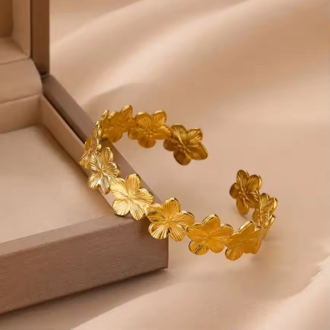Klassieke Gouden Armband met tijdloze uitstraling