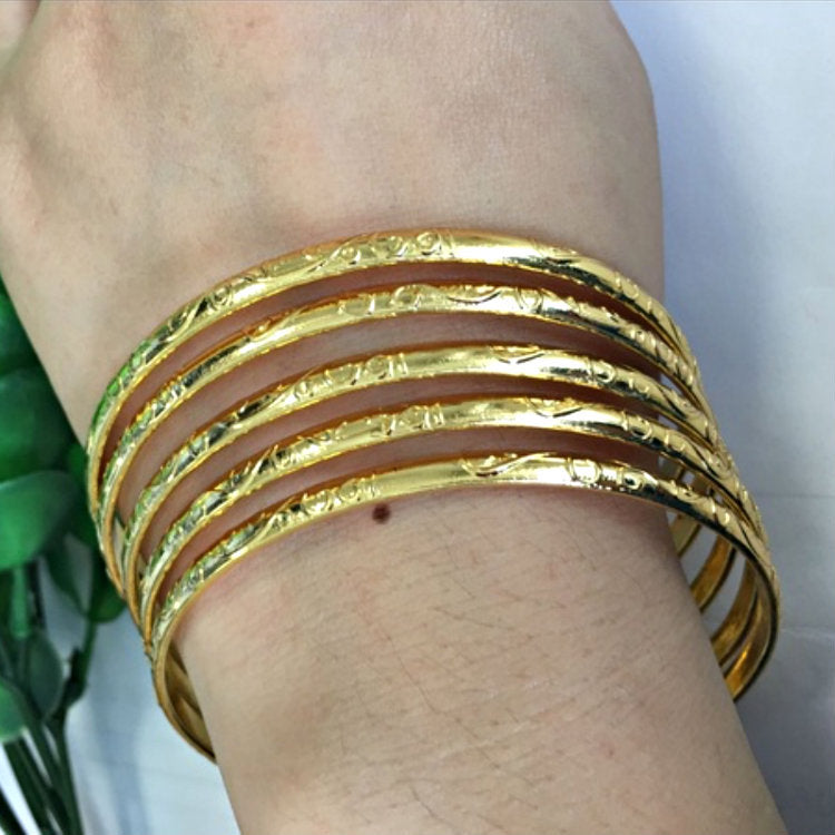 Delicaat ambachtelijke Gouden Armband
