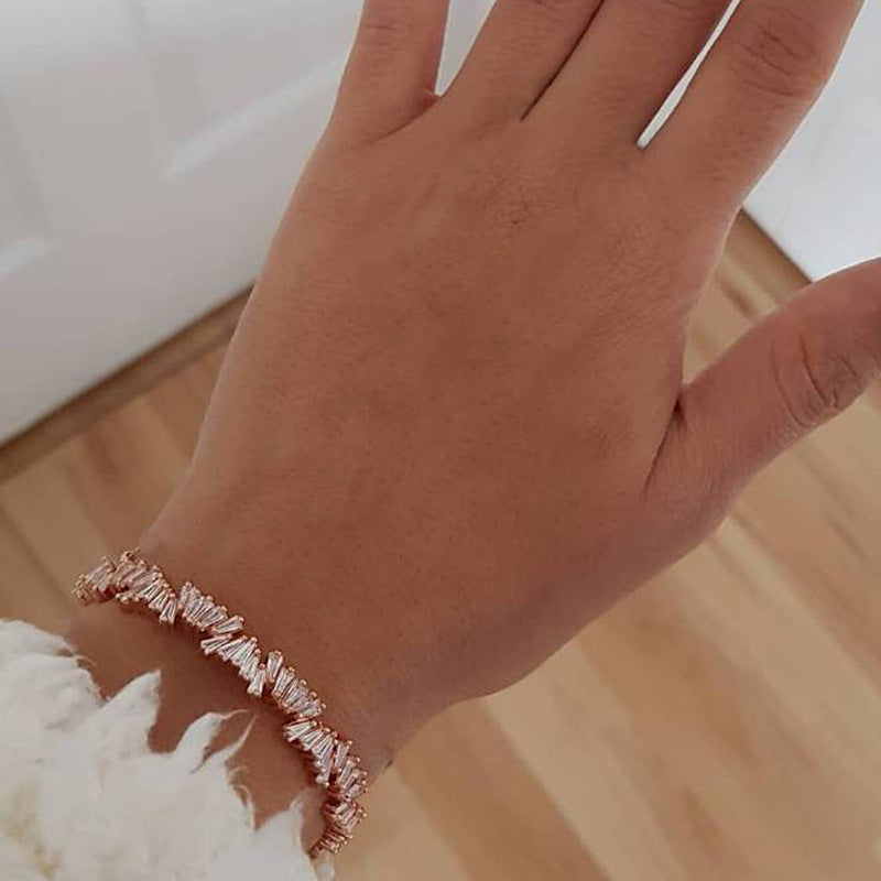 Delicaat ambachtelijke Gouden Armband