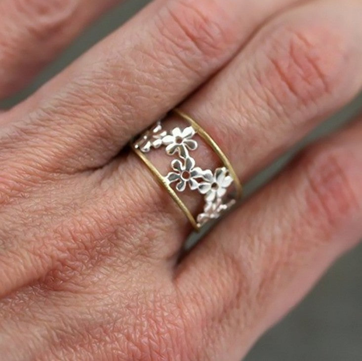 A Must-Have - Klassieke Gouden Ring met tijdloze uitstraling