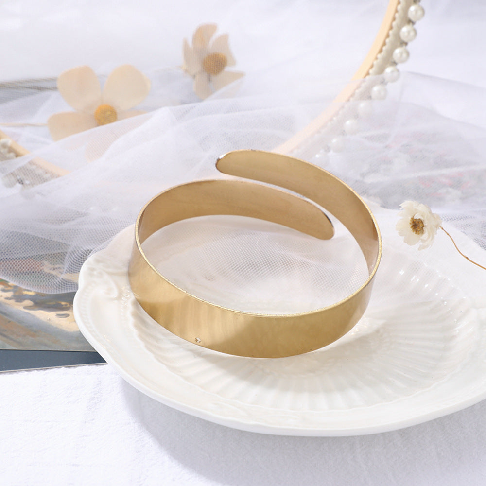 Delicaat ambachtelijke Gouden Armband