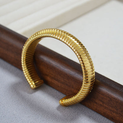 Prachtige Gouden Armband met unieke stijl