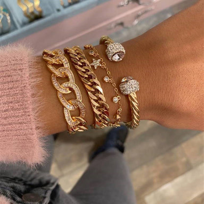 Prachtige Gouden Armband met unieke stijl