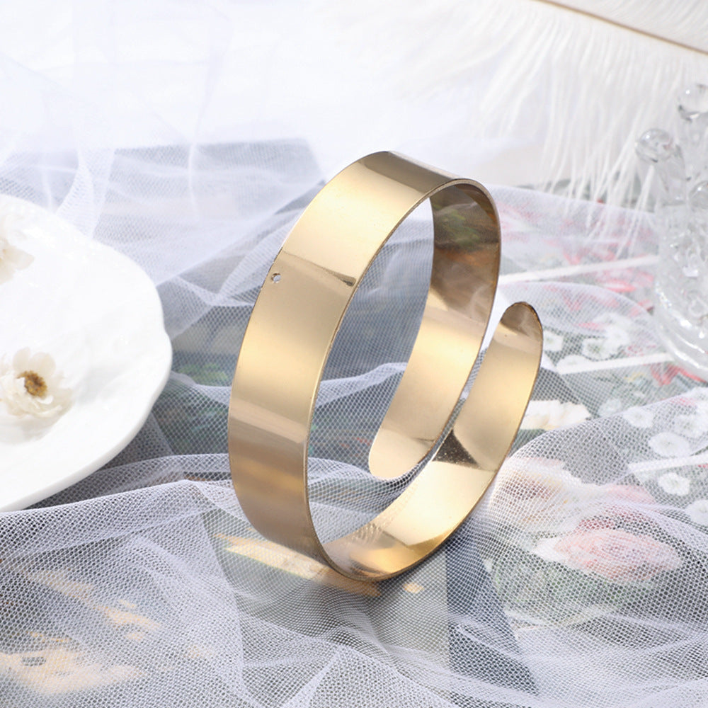 Delicaat ambachtelijke Gouden Armband