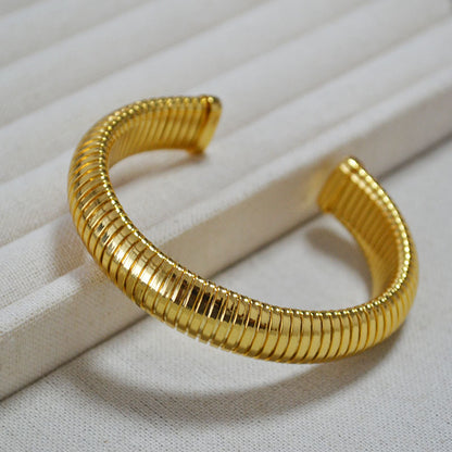 Prachtige Gouden Armband met unieke stijl